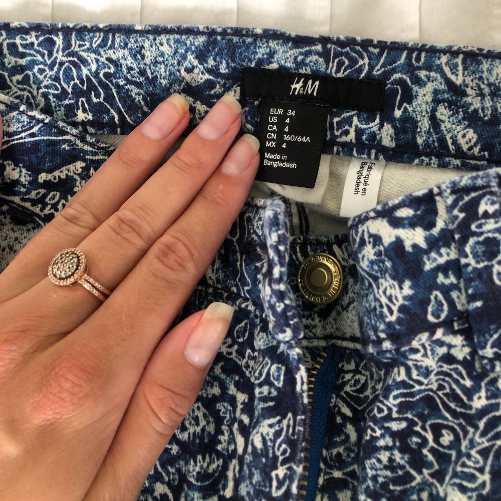 H&M Blue Patterned Pants - Picture 2 of 4